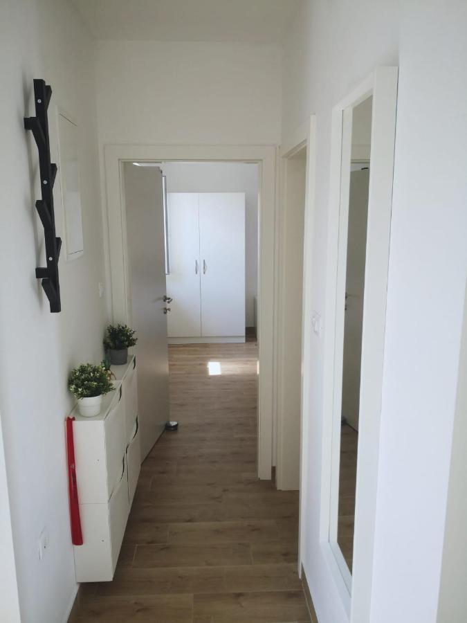 Matek Family & Studio Apartment Rovanjska Exterior photo